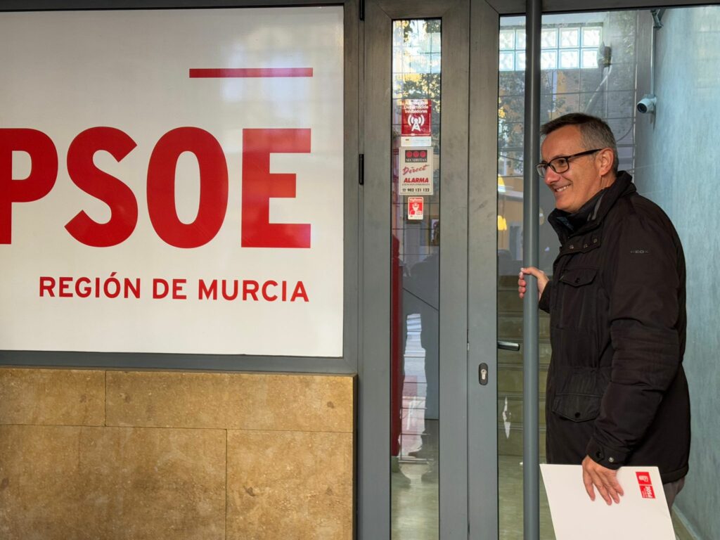 Diego Conesa registra su precandidatura a la Secretaría General del PSRM-PSOE con un mensaje de revitalización y unidad 3 Diego Conesa registra su precandidatura a la Secretaría General del PSRM-PSOE con un mensaje de revitalización y unidad