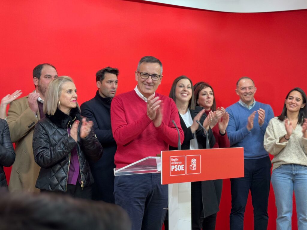 Diego Conesa felicita Francisco Lucas por su victoria en las primarias